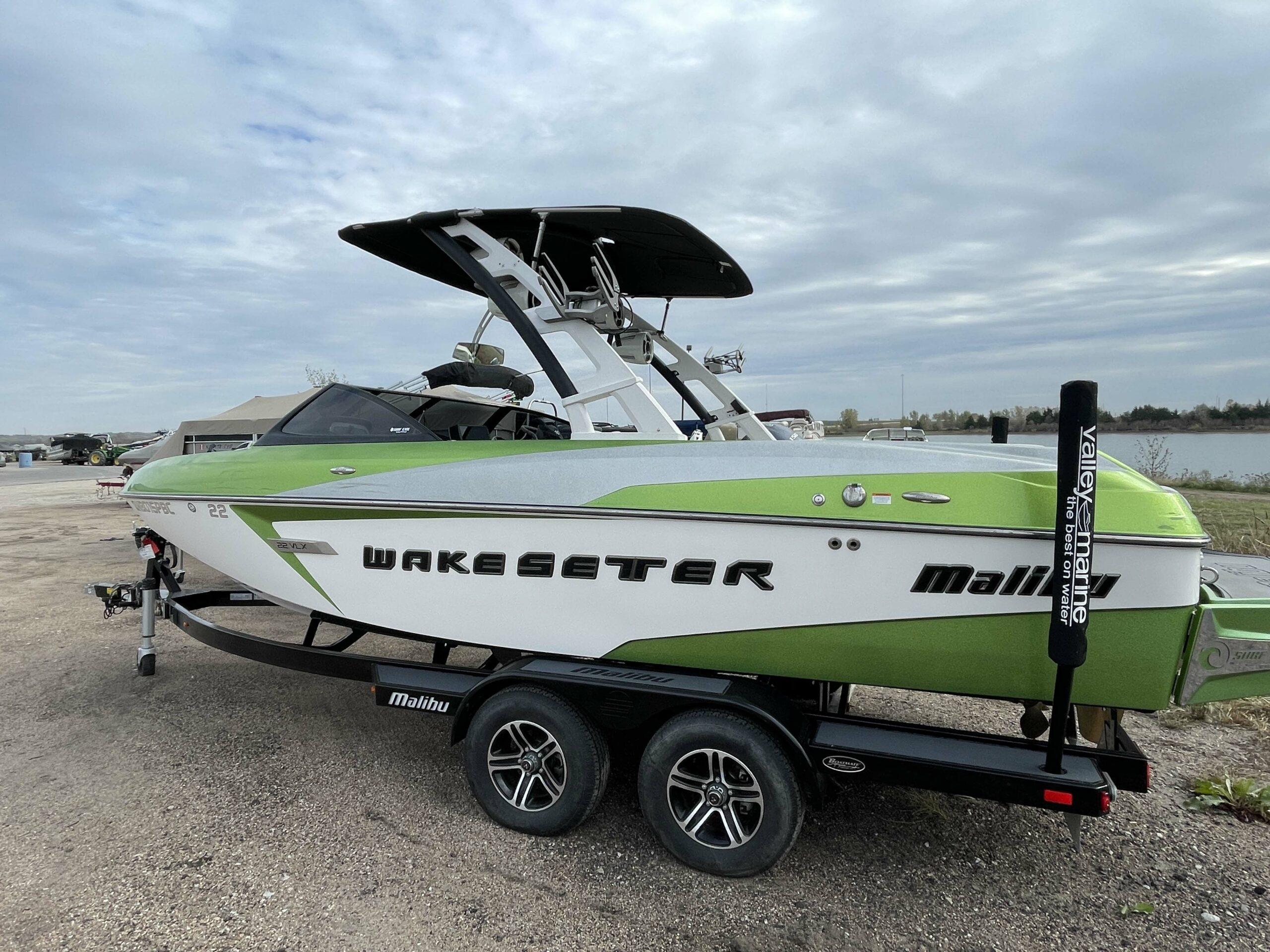 2015 Malibu Wakesetter 22 VLX – MAKE AN OFFER!!!!!!