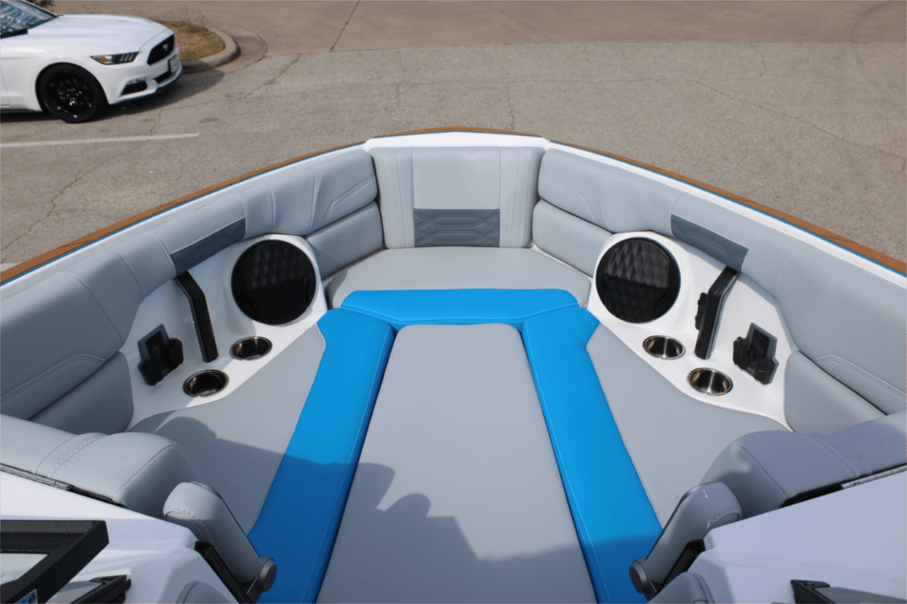 2025 Malibu 26 LSV