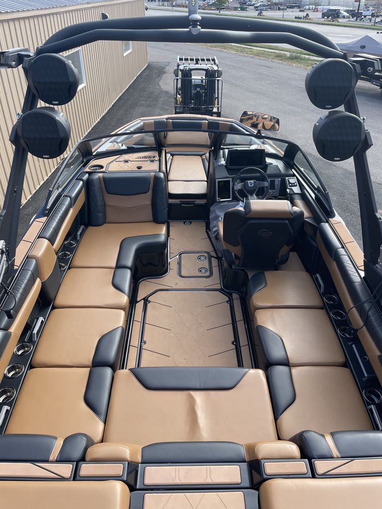 2022 malibu boats M220