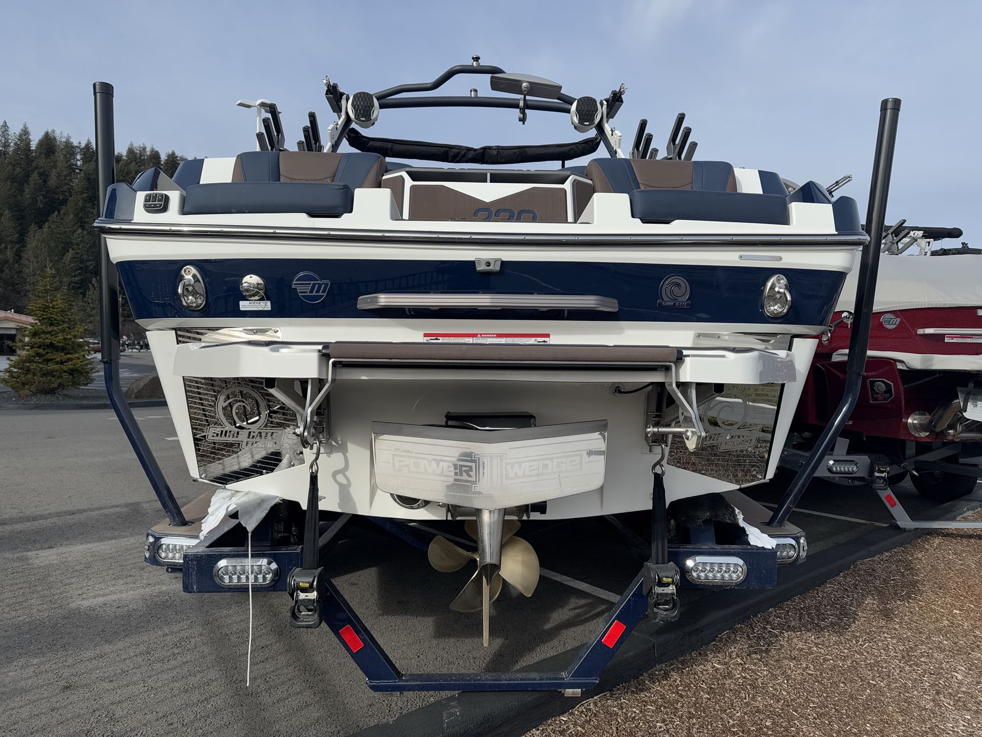 2025 Malibu M230