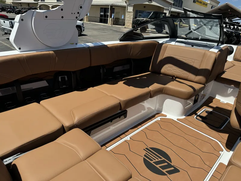 2025 Malibu 23 MXZ