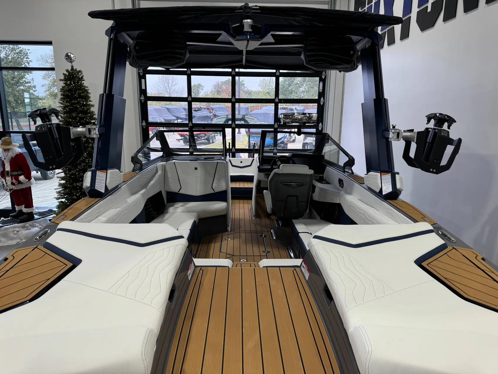 2025 Nautique G23q
