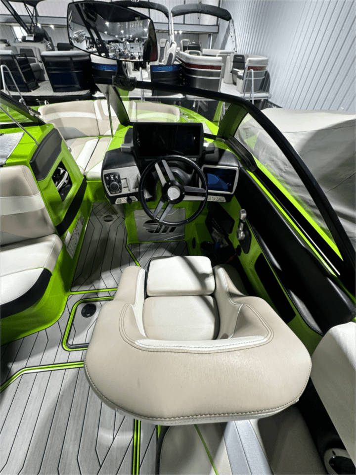 2017 Malibu Wakesetter 22 MXZ