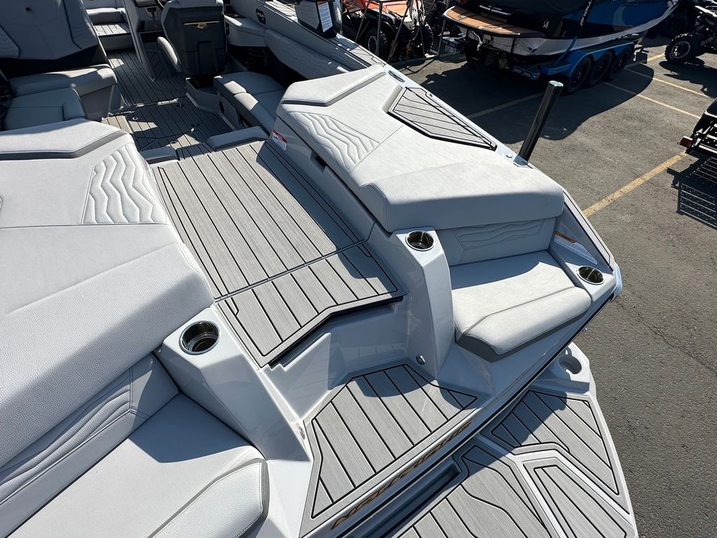 2025 Nautique Super Air Nautique G23
