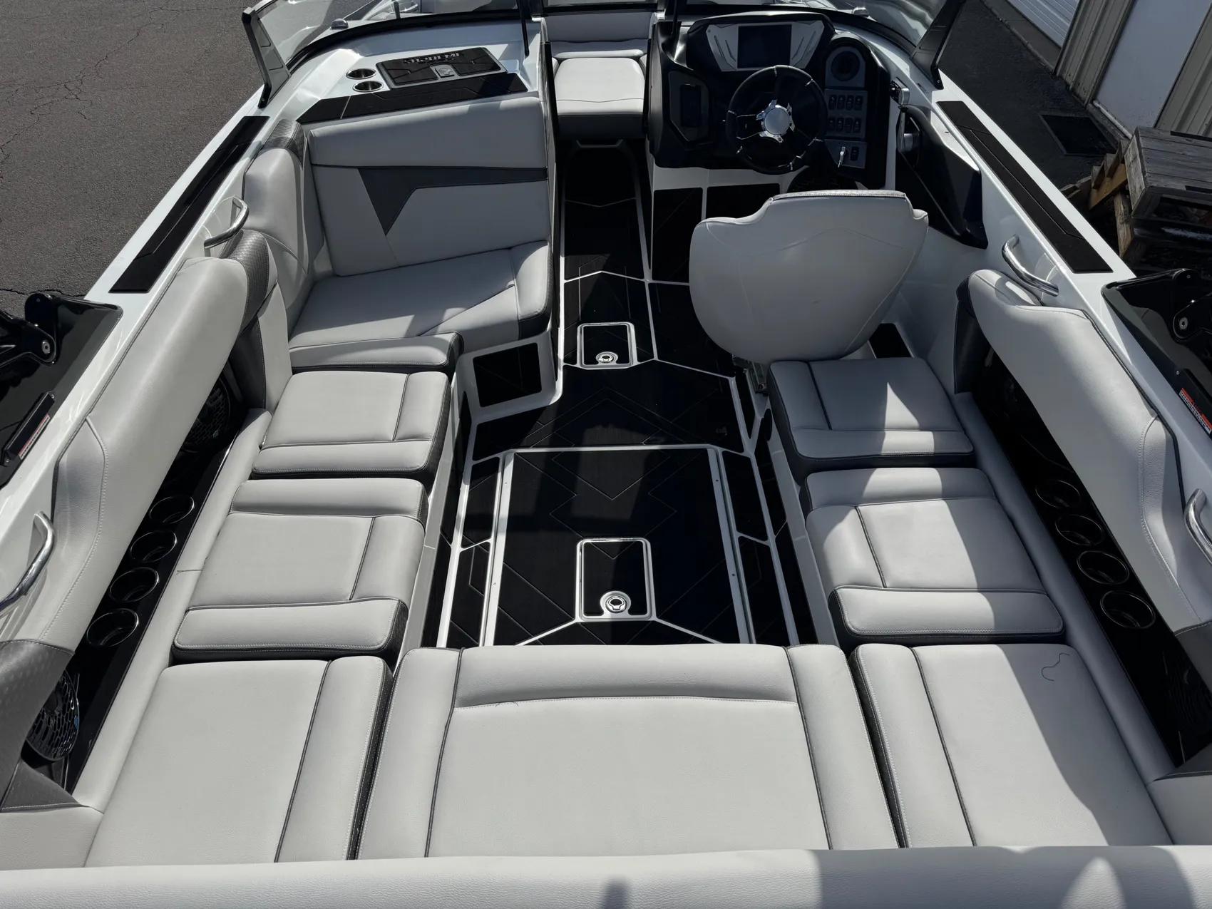 2025 Supreme S220