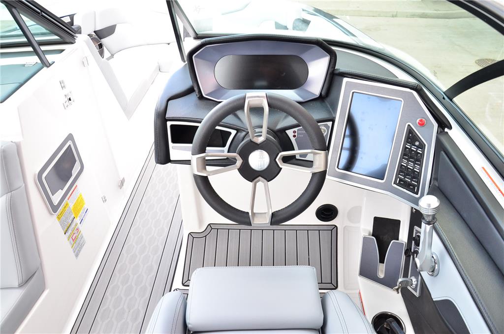 2022 MasterCraft XT24 -JUST 47 HOURS! Transferrable Warranty! LOADED!