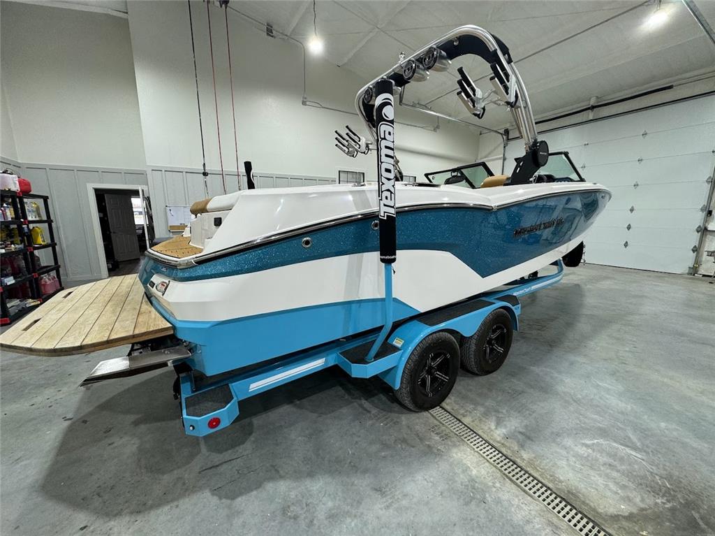 2022 MasterCraft NXT 24
