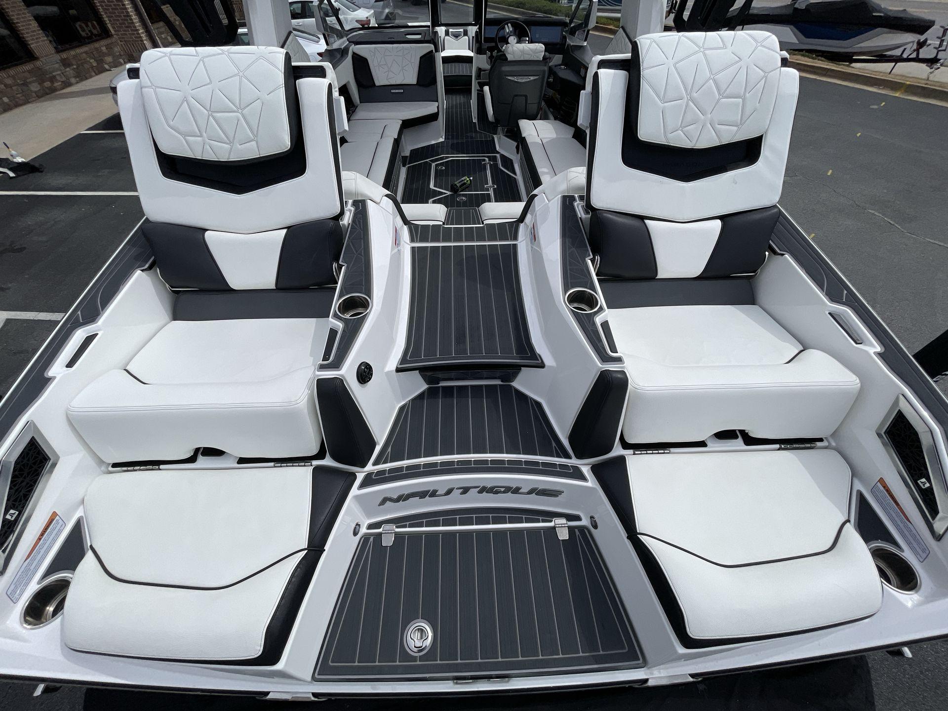 2023 Nautique P25