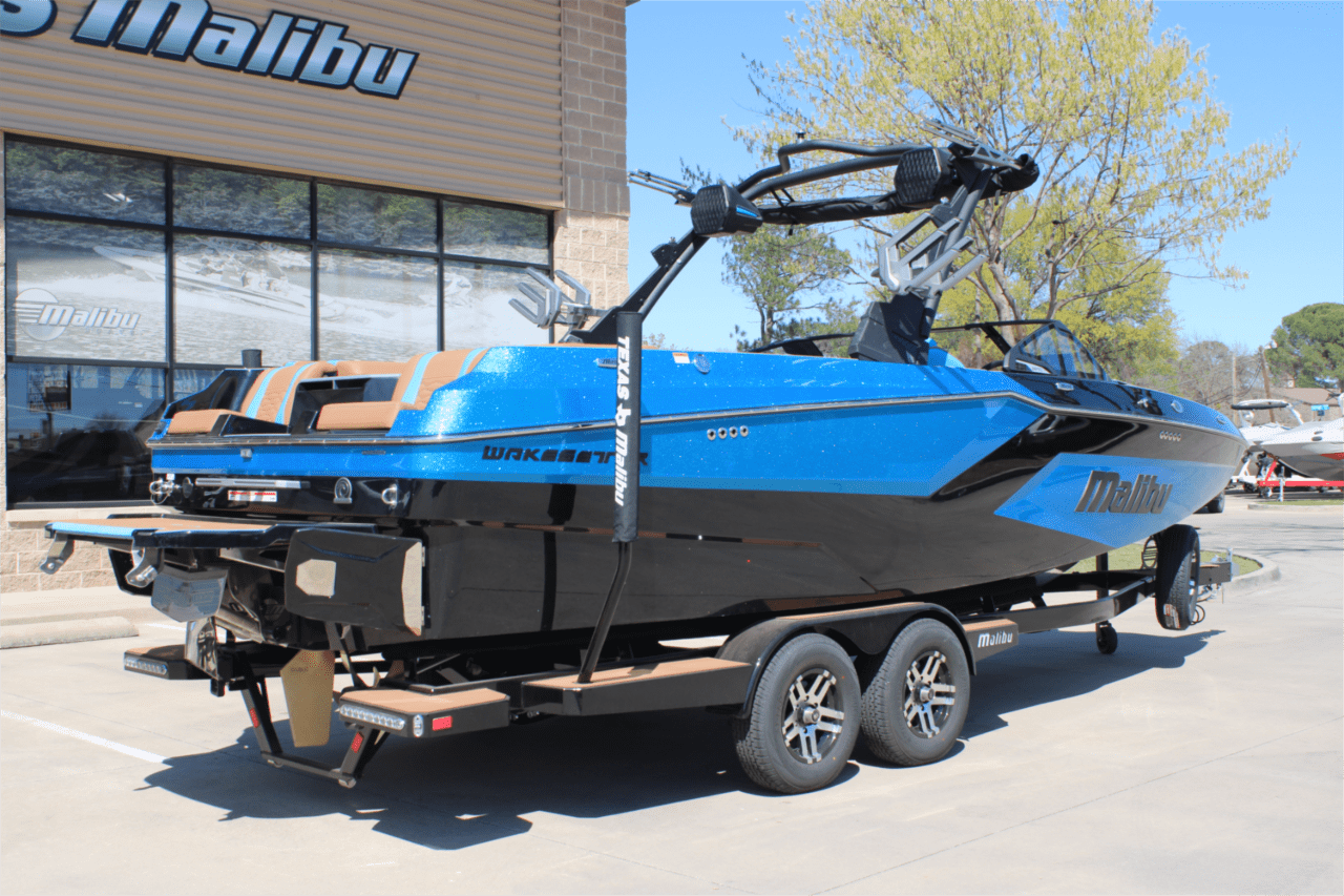 2025 Malibu 24 MXZ