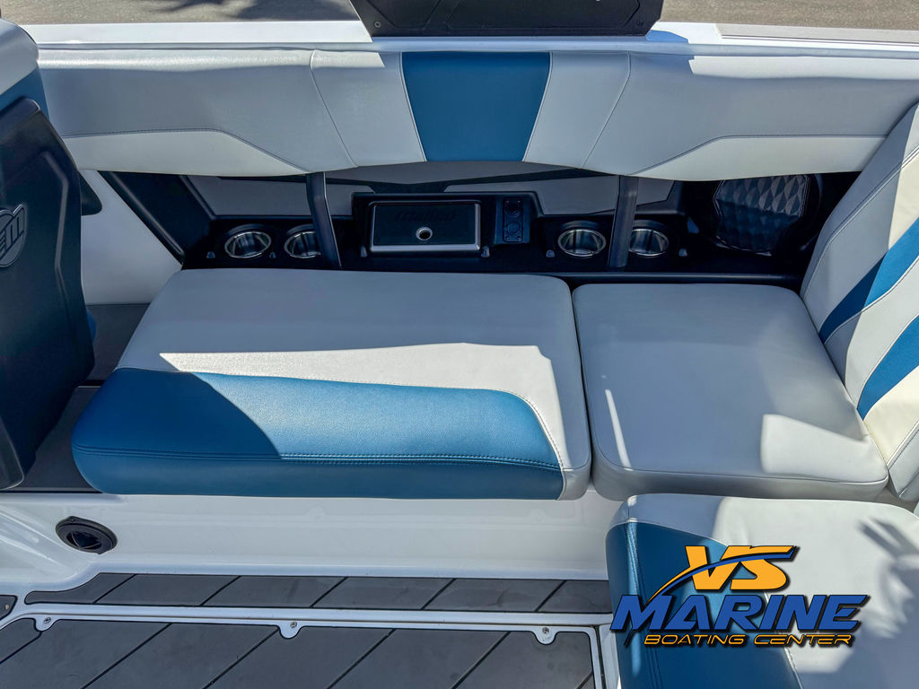 2023 Malibu Boats 22 LSV