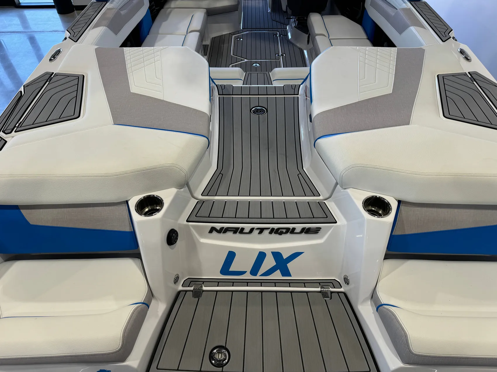 2024 Nautique G23