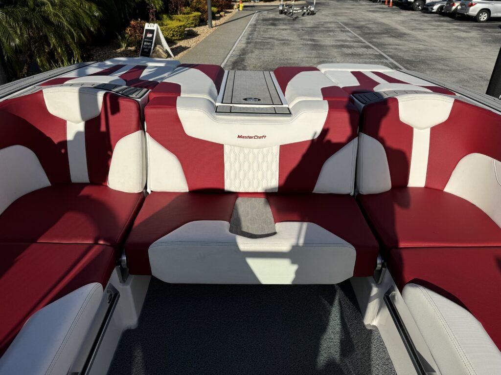 2023 MasterCraft XT22