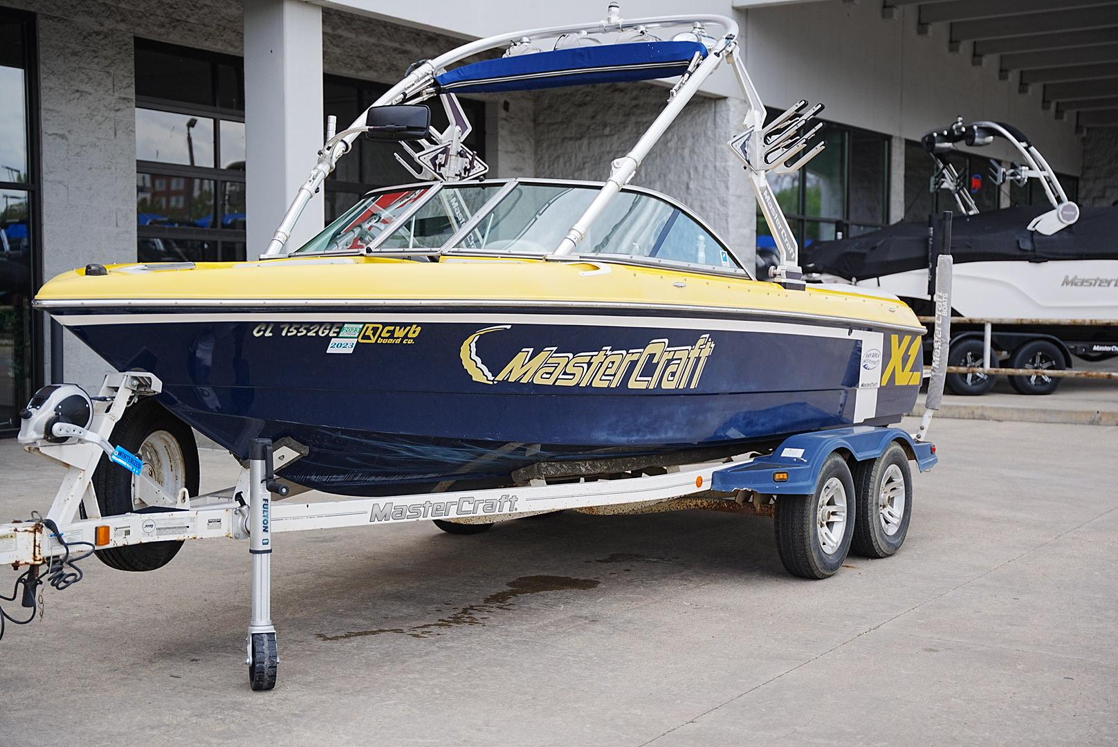 2007 MasterCraft X1 -NEW ENGINE, NEW WATER PUMP, NEW ALTERNATOR, NEW MANIFOLDS, NEW UPHOLSTERY!!!