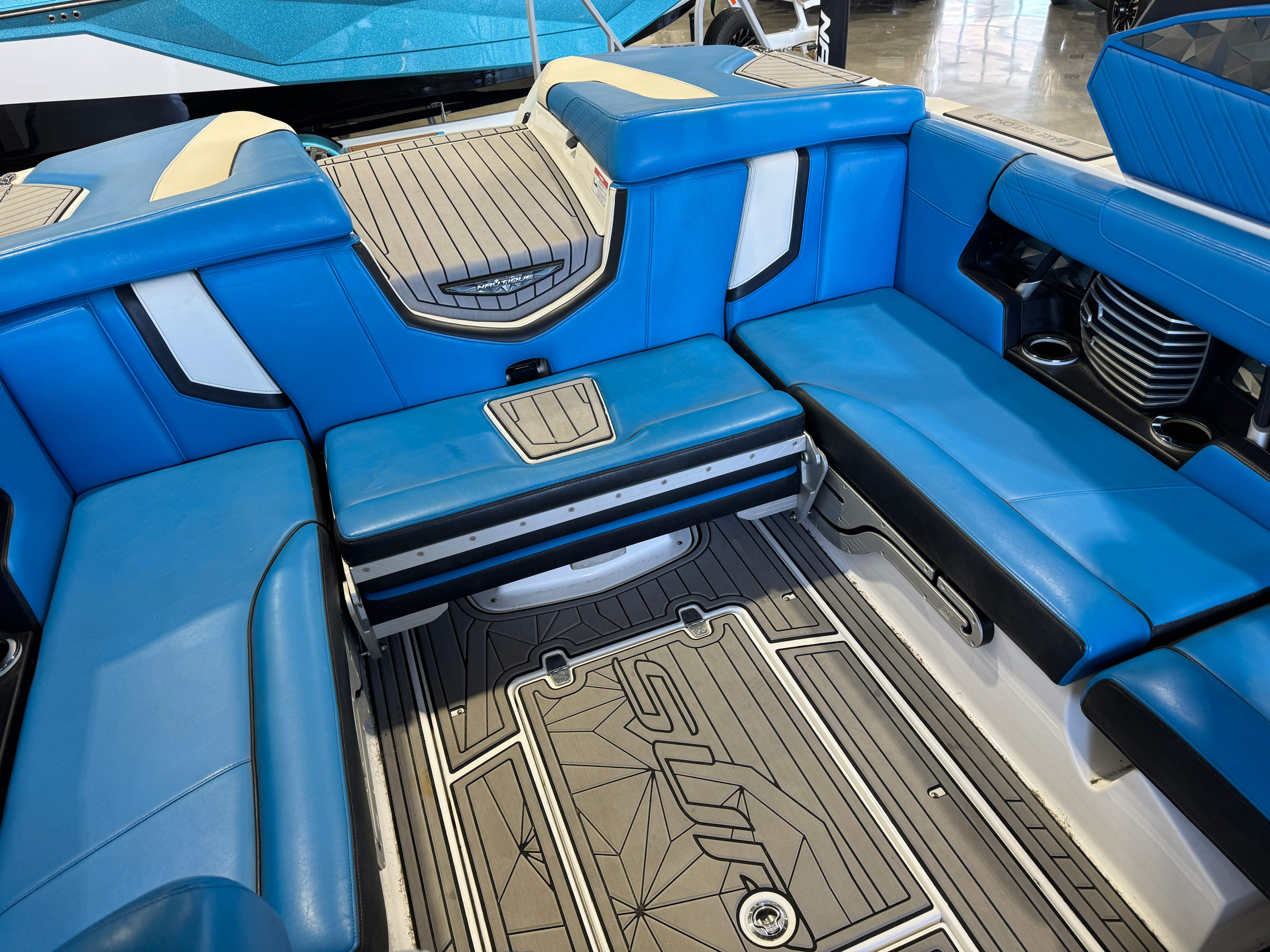2019 Nautique G23