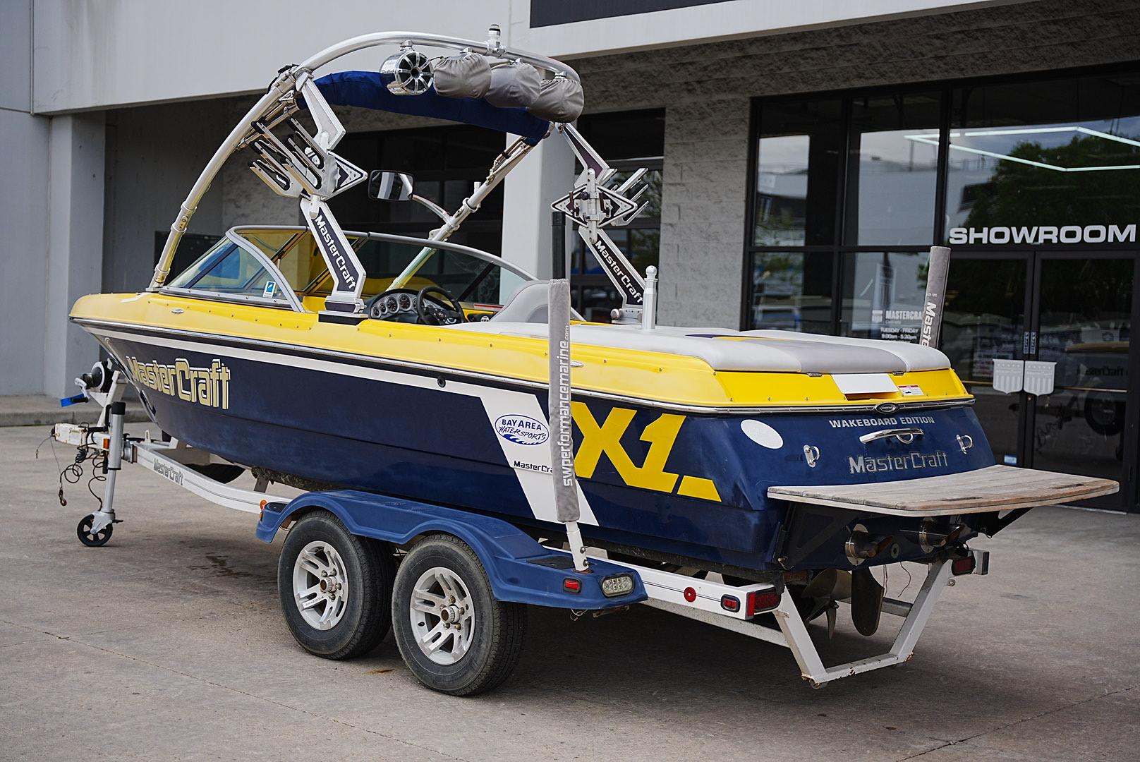 2007 MasterCraft X1 -NEW ENGINE, NEW WATER PUMP, NEW ALTERNATOR, NEW MANIFOLDS, NEW UPHOLSTERY!!!