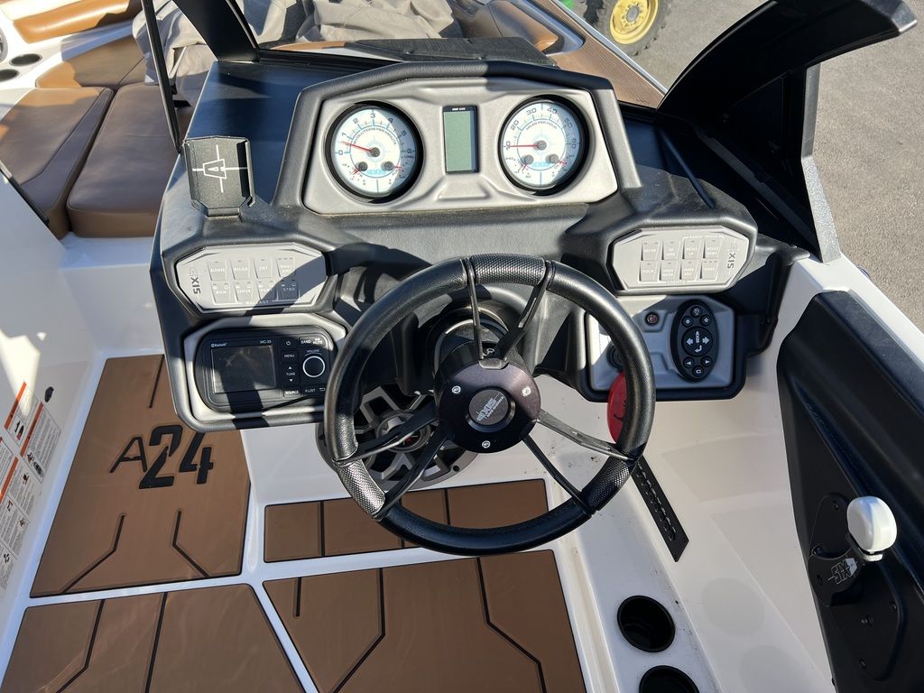 2020 Axis Wake Research A24