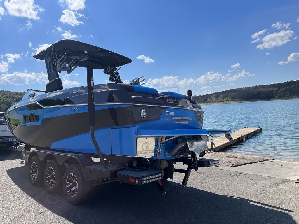 2020 Malibu Boats M240