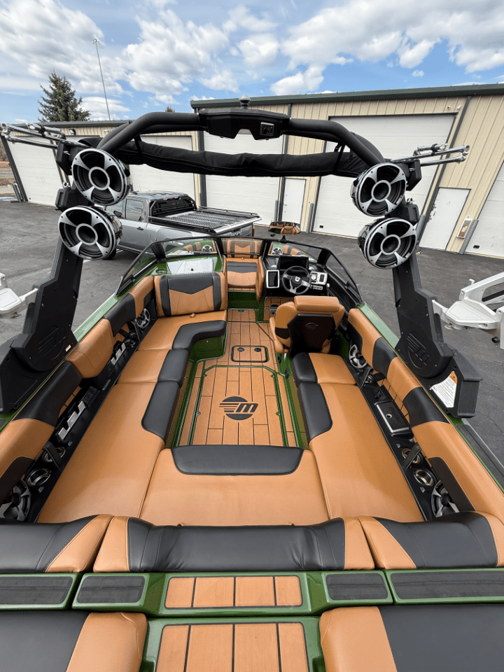 2021 Malibu 23 MXZ – Fully Loaded