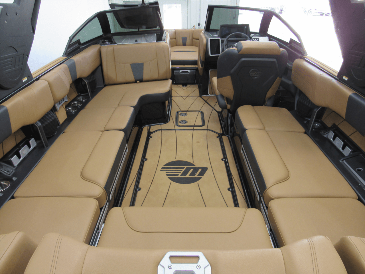 2022 Malibu 23 LSV