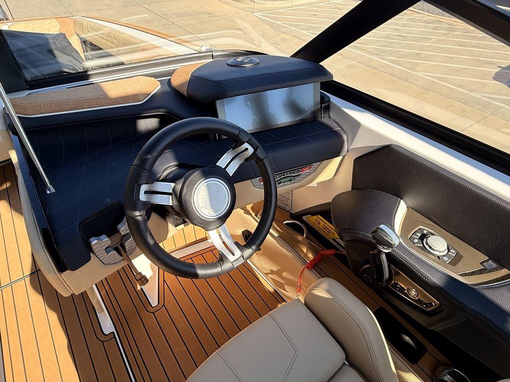 2024 Nautique G25