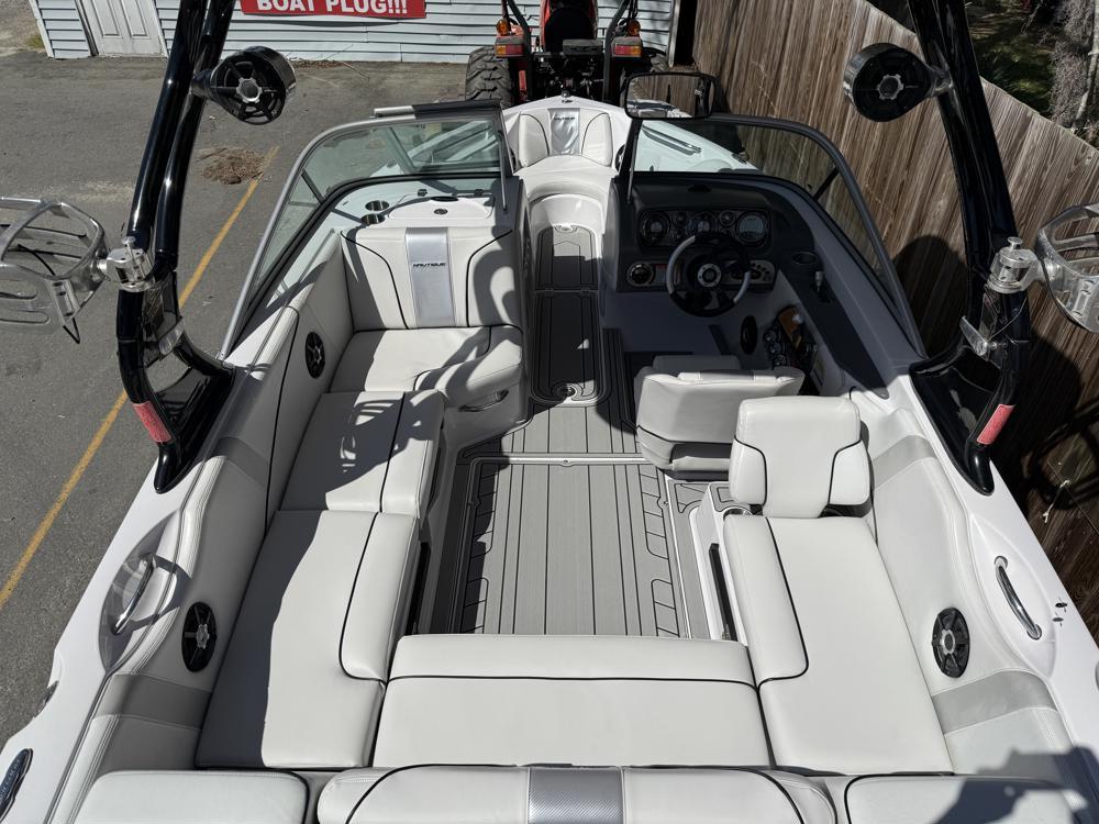 2009 Super Air Nautique 210