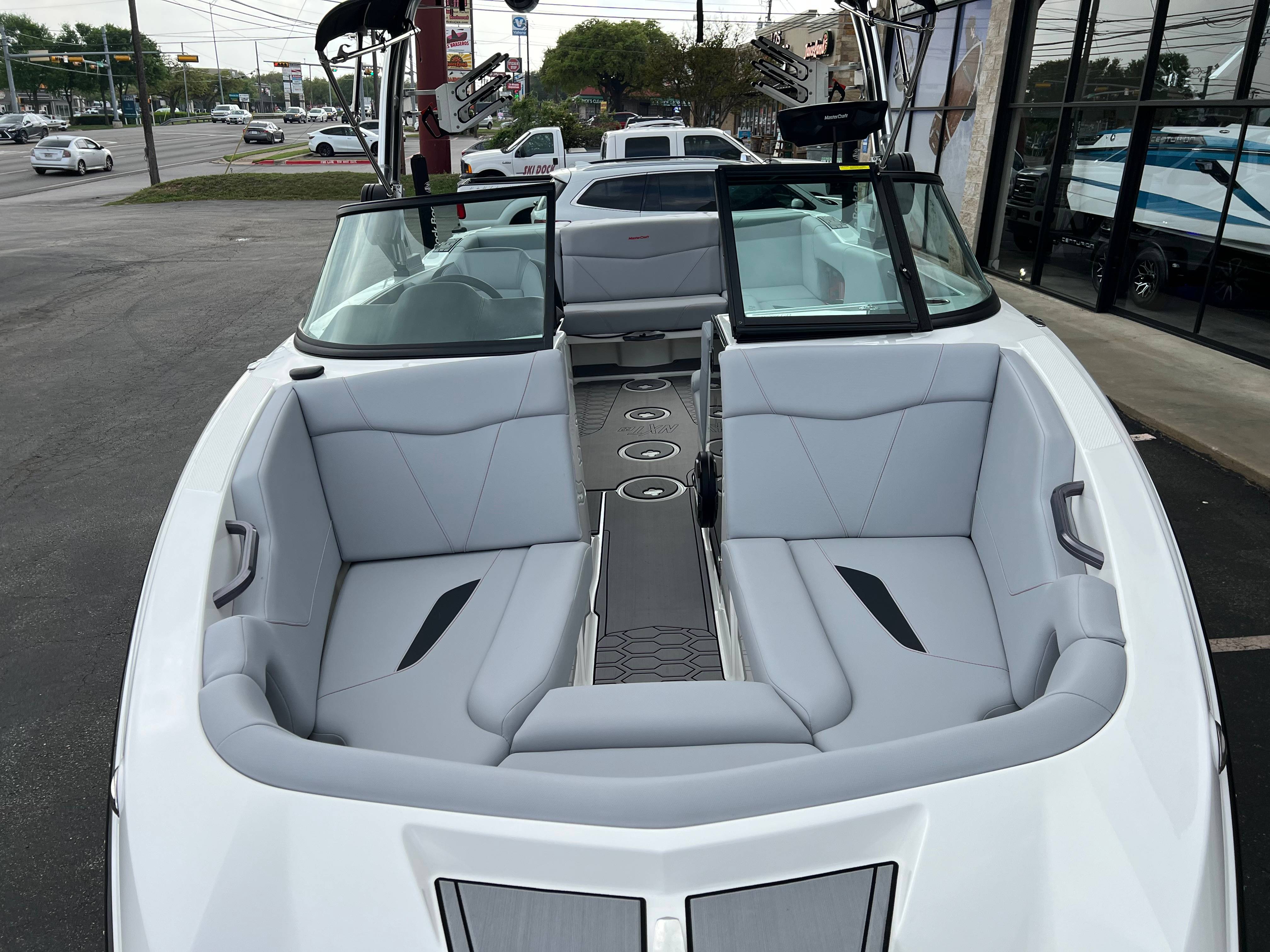 2022 MasterCraft NXT 22