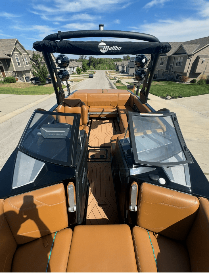 2019 Malibu 23 LSV