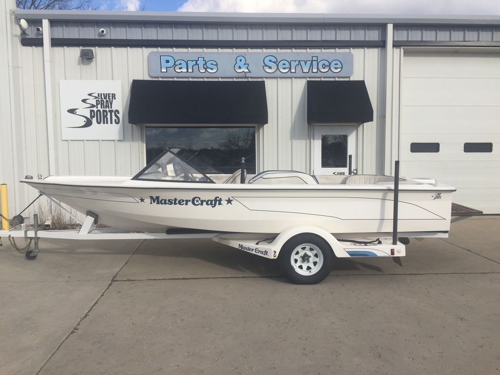 1986 Mastercraft Ski Boat