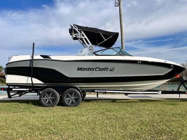 2024 MasterCraft XT25