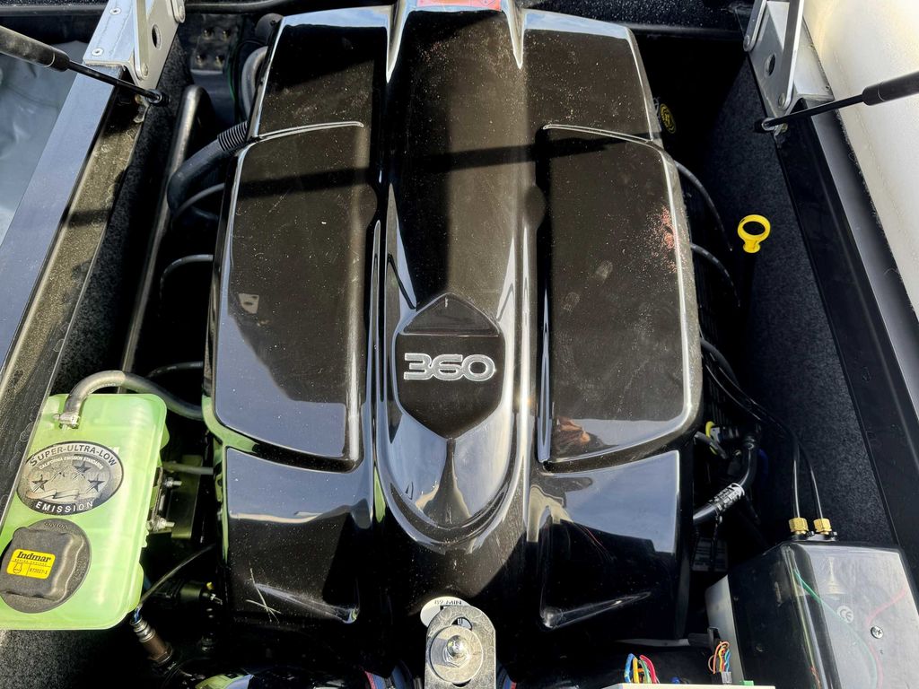 2017 Sanger Boats V215 XTZ