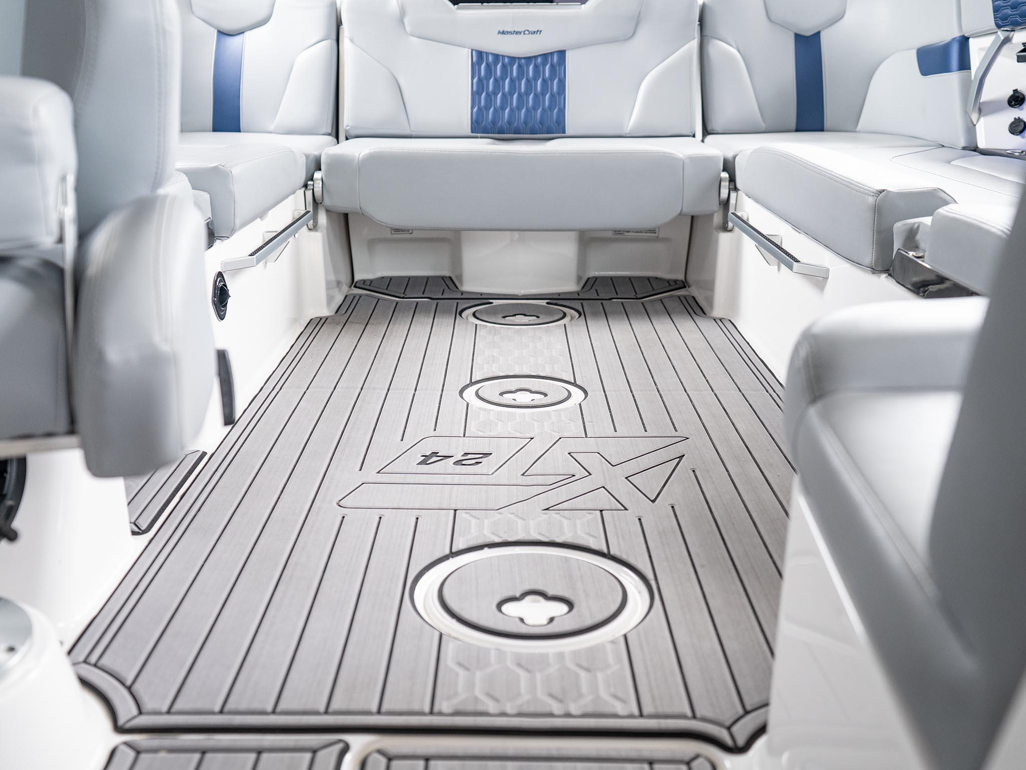 2023 Mastercraft XT24 – Bue Flake / White
