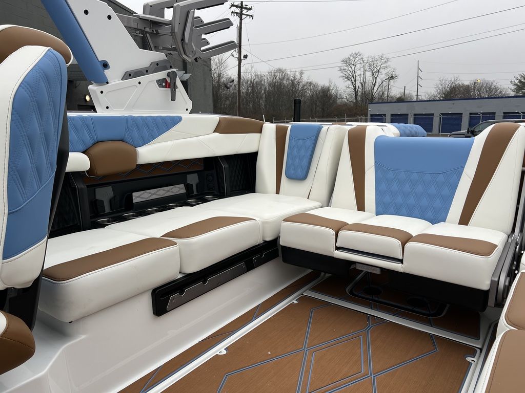 2025 Malibu Boats M230