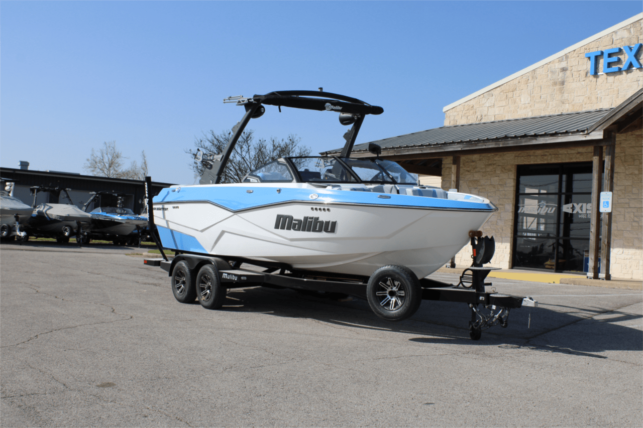 2025 Malibu 22 LSV