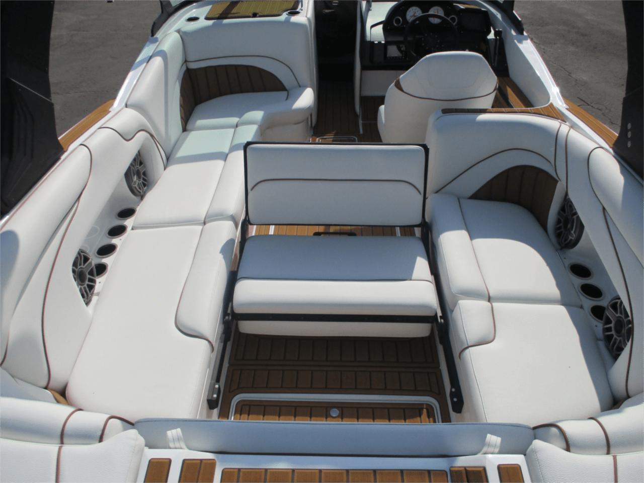 2023 MB SPORTS B52 23’ ALPHA