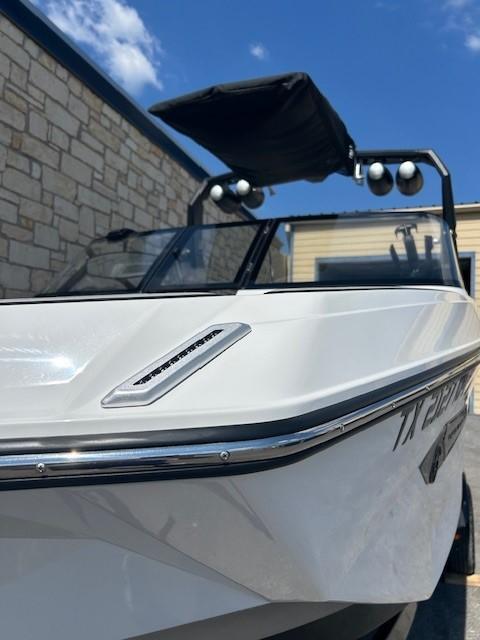 2022 Nautique G23