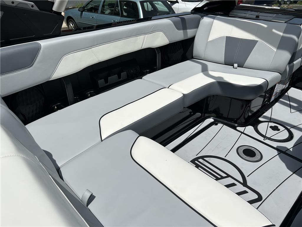 boat.Title
