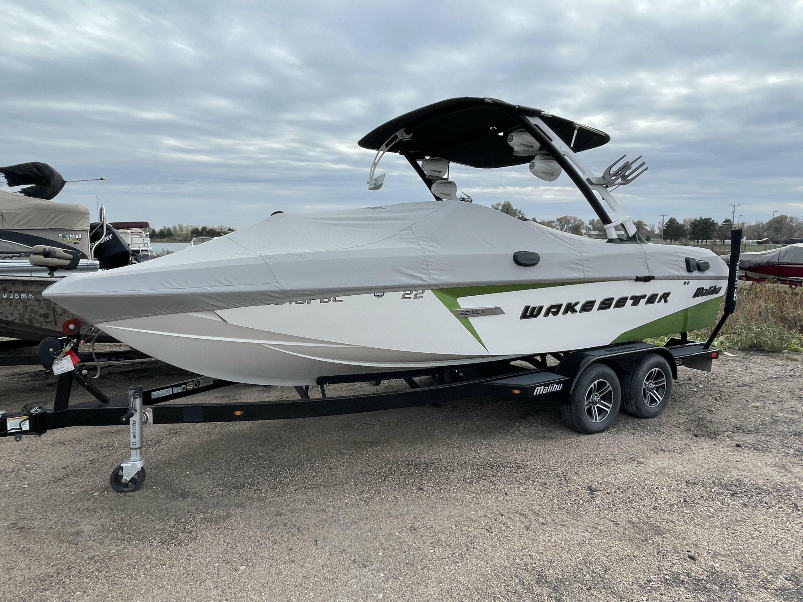 2015 Malibu Wakesetter 22 VLX – MAKE AN OFFER!!!!!!