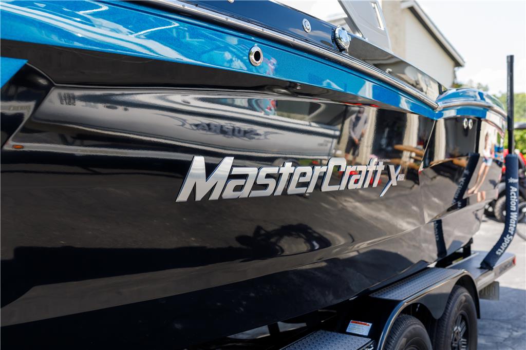 2018 Mastercraft X-Star – Midnite Black with Jet Stream Blue Flake – 300 Hours
