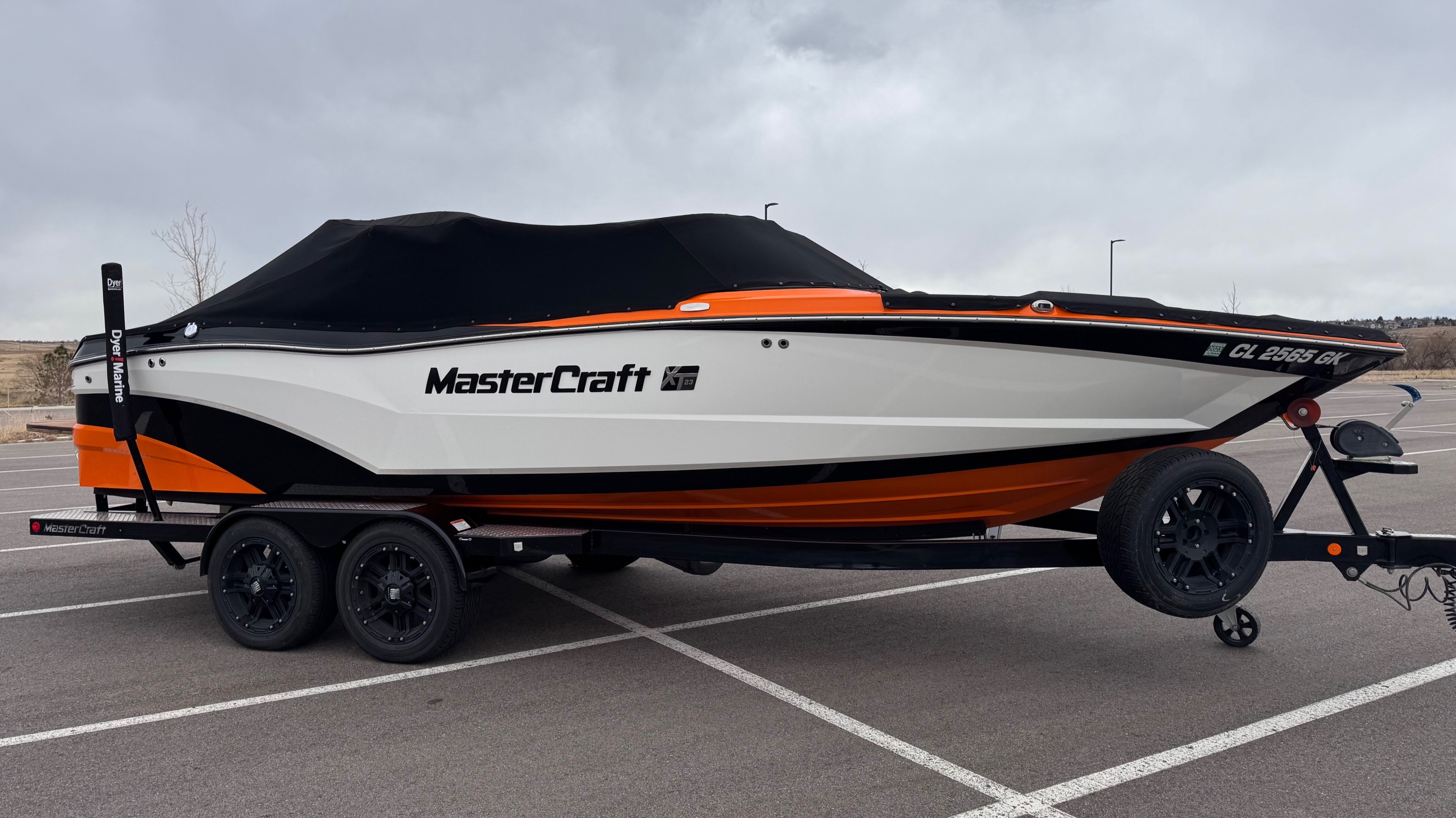 2017 MasterCraft XT23 6.2L GDI Engine!