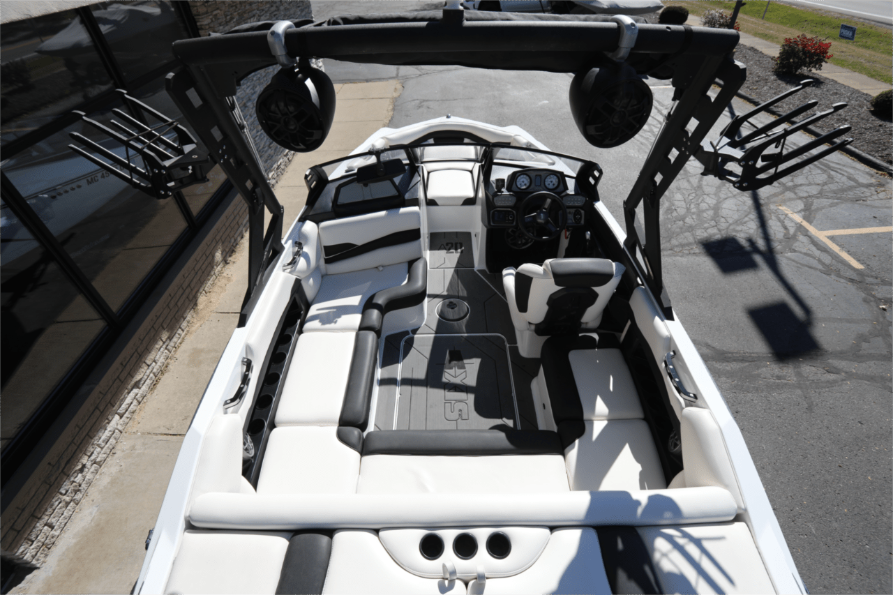 2019 Axis A20 &#8211; New Arrival!! &#8211; Only 169 Hours!!