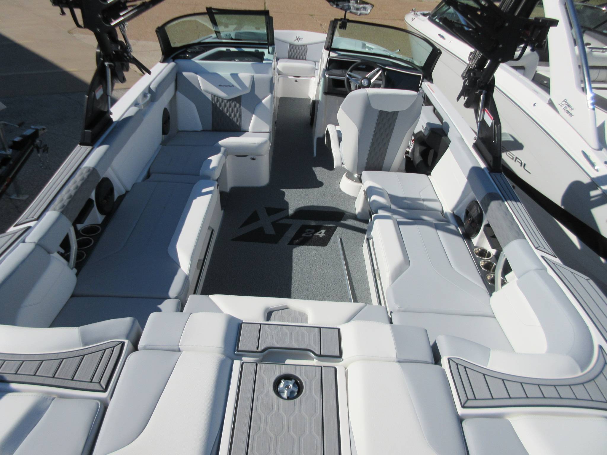 2025 Mastercraft XT24