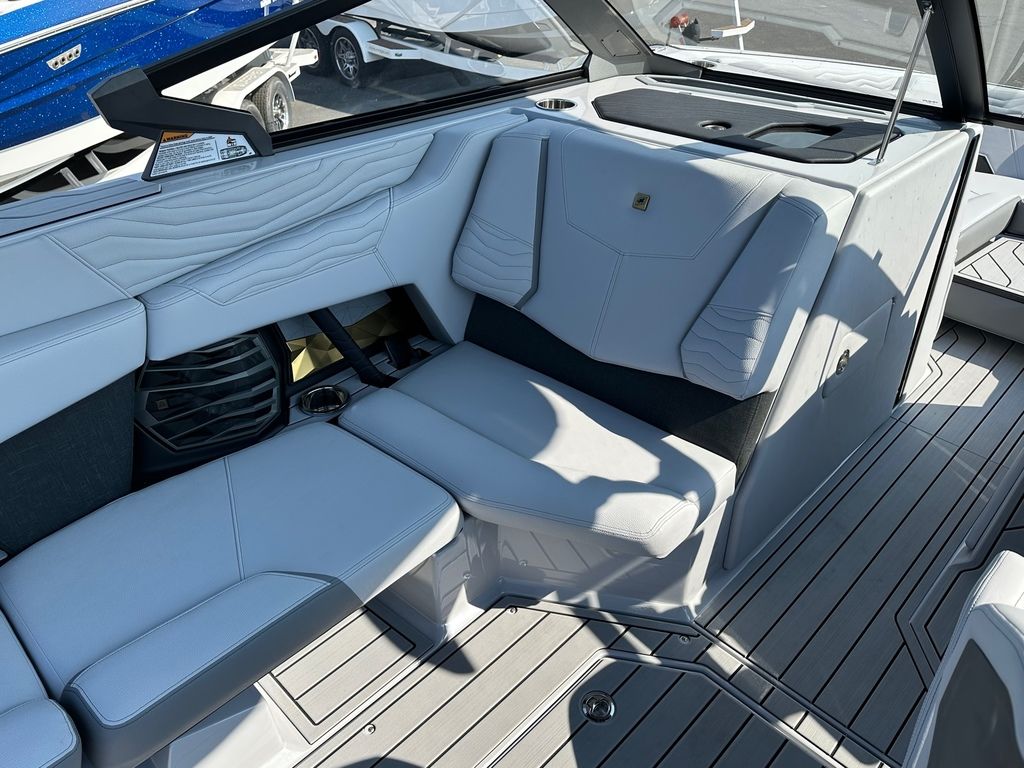 2025 Nautique Super Air Nautique G23