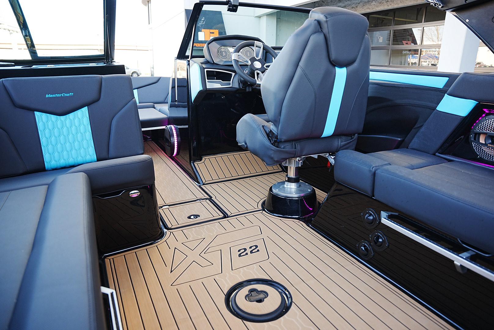 2024 MasterCraft XT22 &#8211; DEMO DISCOUNT! Fully Loaded!