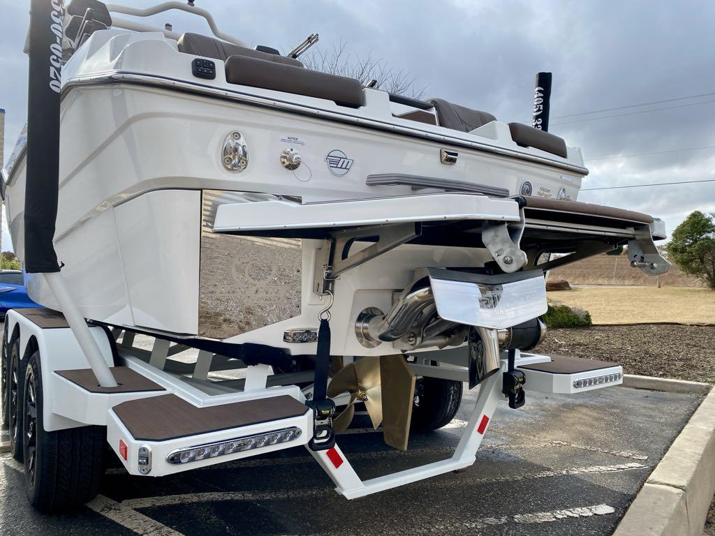 2025 Malibu M230
