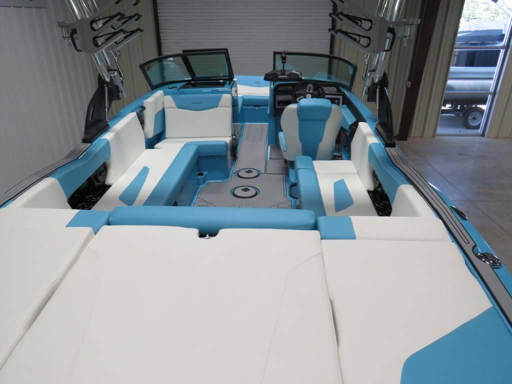 NEW 2024 MasterCraft NXT22