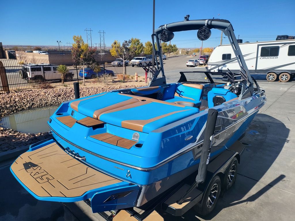 2020 Axis Wake Research T22 Icon