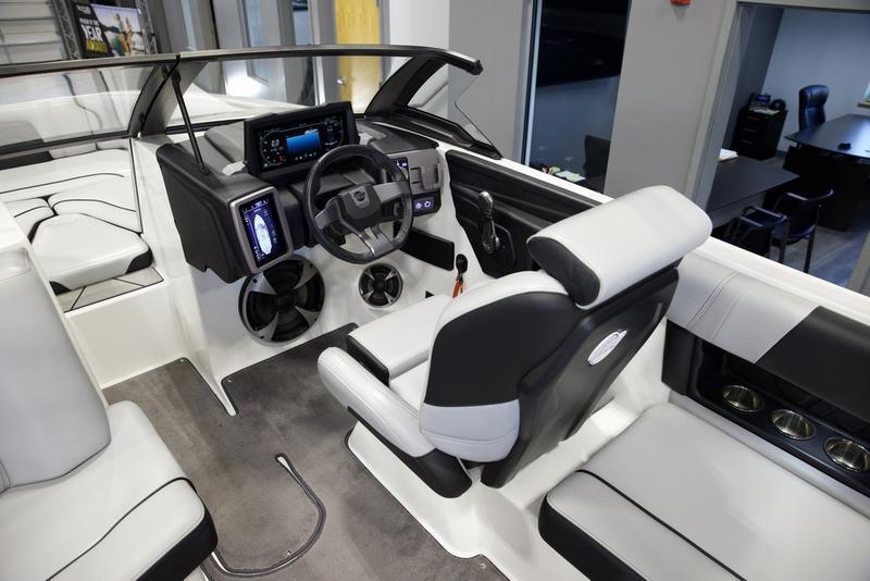 2021 Malibu 21 MLX