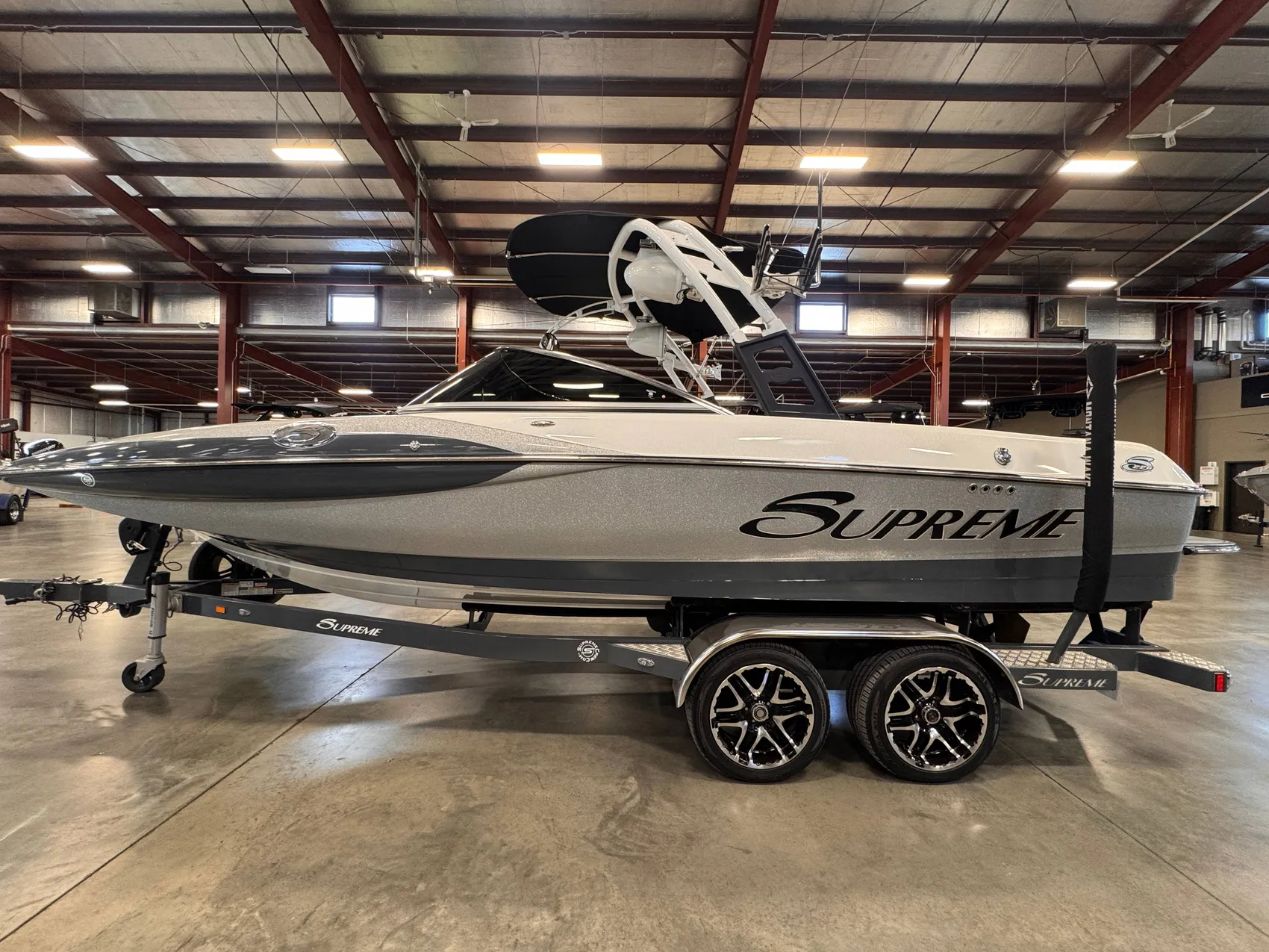 2015 SUPREME S226