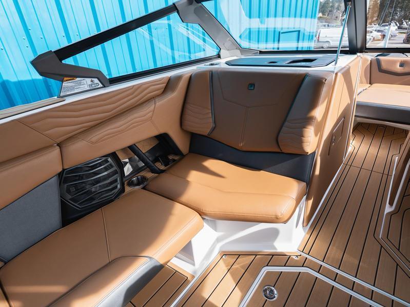 2025 Nautique G23