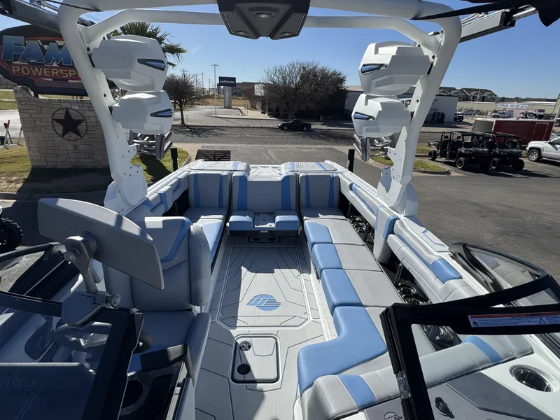 2025 Malibu 25 LSV